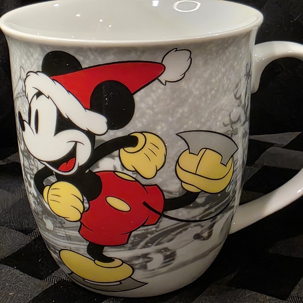 Disney Jolly Mickey Mouse Ice Skating Christmas Coffee Mug 12 Oz